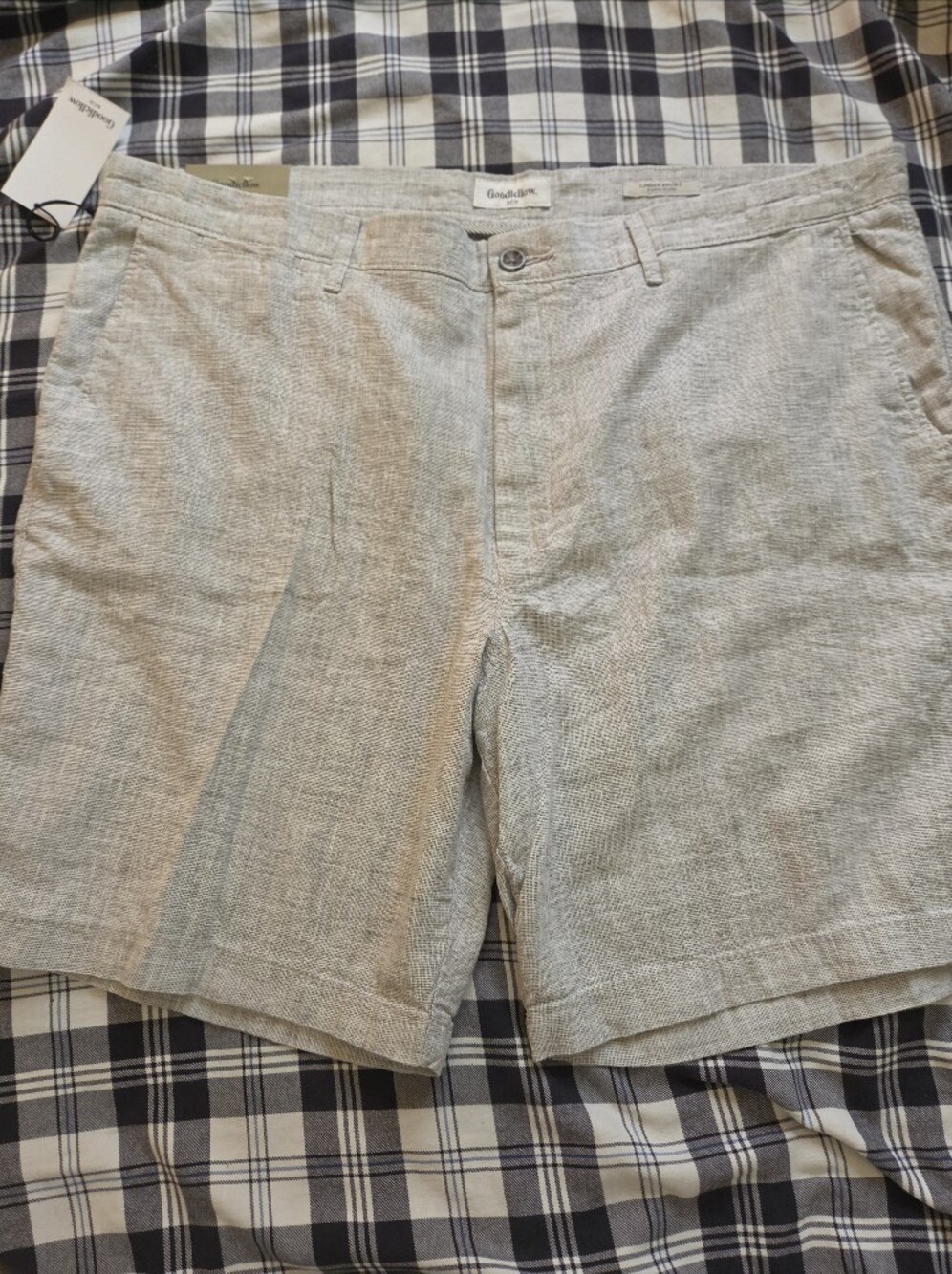 NWT Goodfellows Shorts Flat Front Shorts Men’s Size 42